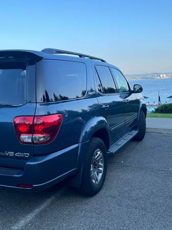 2005 Toyota Sequoia Limited - $10,90063469748356865124