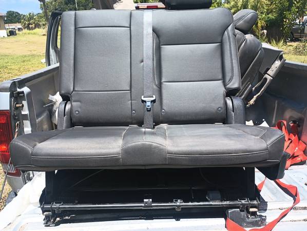 21 chev Tahoe rear seat 1