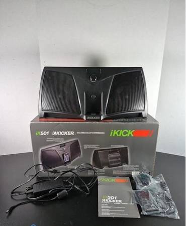 Kicker iKICK IK501Powered speaker system for iPod iPhone 1