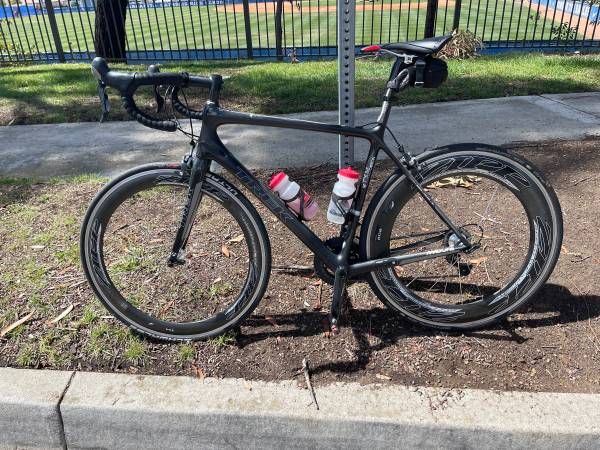 Trek Madone 5.2 – 56cm - Carbon fiber - Zipp 606 wheelset 1