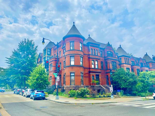 $1,895 A Grand Victorian Studio at Washington Circle - GWU (Foggy Bottom / West End)63822292870147120