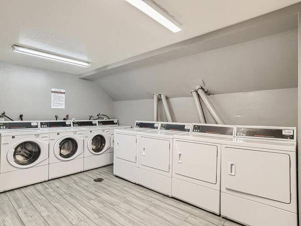 $1,599 / 1hab - 702ft2 - 1/HD 1/HB, Espacio de almacenamiento adicional, vistas panorámicas (17611 W 16th Ave, Denver, CO)63849271248513120