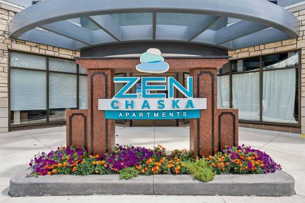 $1,655 / 2br - 1010ft2 - Acceso Controlado, Suite de Huéspedes Rentable, Persianas (110 E 1st St, Chaska, MN)63868701790721124