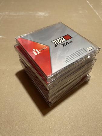 7   250 MB Zip discs 1