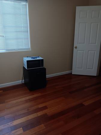 $800 / 1br - Renting rooms (Chula vista)64037223363713122
