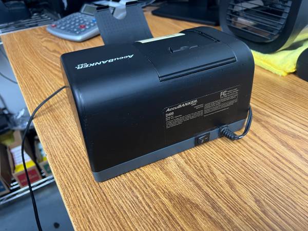 Detector de billetes falsos AccuBanker D400 Insta-verifier - $15 (Reseda)63471472489603122