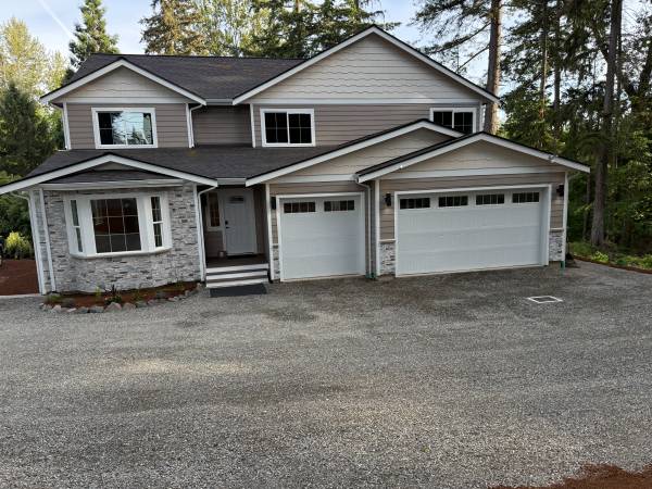 $1,099,999 / 5br - 3539ft2 - 5br - 3539 sf - Close to everything! New Luxury Home (Seattle)63611885589889120