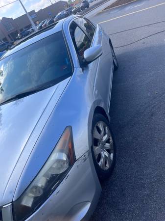 Car runs I drive it everyday MECHANIC SPECIAL - $1,200 (Nashville)63624909340931124