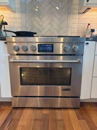 Jenn-Air 36” Gas Range – Model JGRP536WP01 – Working, Some Fan Issues 1