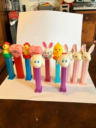 Easter & Valentine’s PEZ Dispensers - 11 Adorable Pieces for Collectors! 1