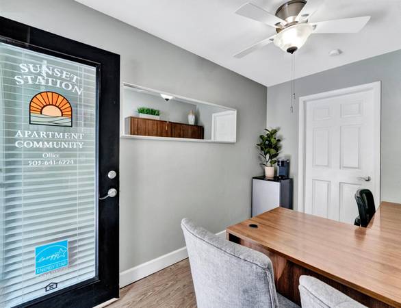 $1,399 / 1br - FREE GIFT with TOUR + AC Inside! Year-Round Amenities - Dog Park (Beaverton)64039060944130121