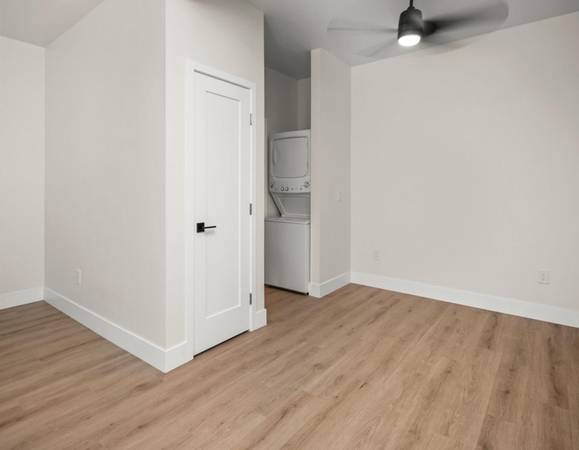 $2,695 / 2br - Near Restaurants, Shops - Gated w Intercom System, Vaulted Ceiling (San Diego)63866049999363121