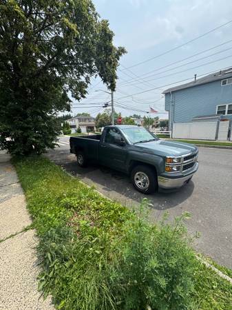 2014 chevrolet Silverado 2puertas 8ft cama sin óxido - $7,100 (Staten island)63618012724865120