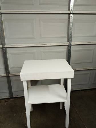 Side Table are ulity Table 1