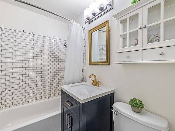 $1,190 / 1br - Furnished 1BR/1BA Condo in Berkeley (Berkeley)64045196788993122