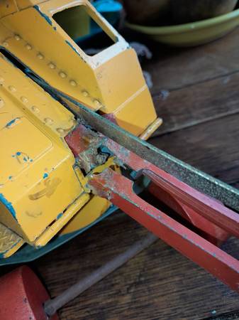 Hubley Excavator  901 - $10 (sunset / parkside)63471459151107122