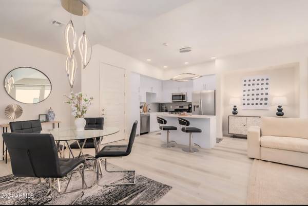 $2800.00 / 2br - 1087ft2 - BEAUTIFUL FULLY FURNISHED DOWNTOWN SCOTTSDALE  CONDOMINIUM64024824166147124