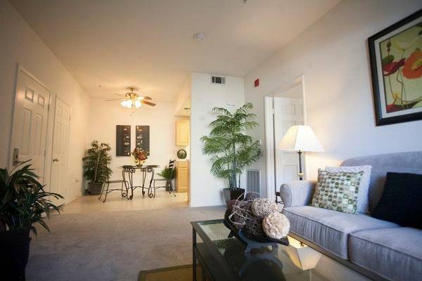 $2,200 / 2br - Remarkable Value. Unbeatable Location!64028081664769124