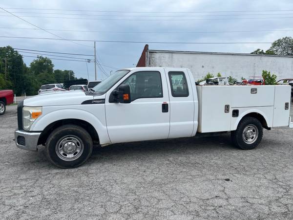 2014 Ford F-250 4X2 EXCAB 6.2 AUTO 8FT UTILITY BED - $7,990 (CYNTHIANA KY)63625001370755120