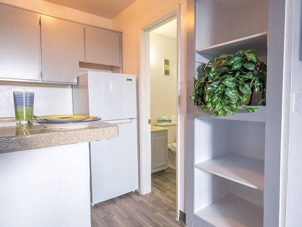 $411 Sparkling swimming pool, Studio, Situated in Las Vegas! (Located in the Arts District)63859498300163122