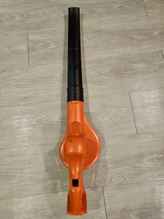 BLACK+DECKER 20V MAX Cordless Leaf Blower 1