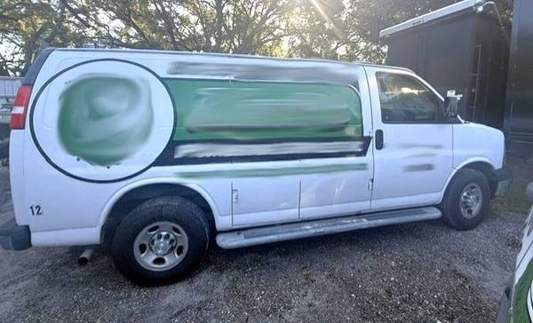 2021 Chevrolet Express 2500 - Photo 4