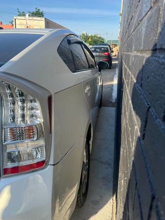 HERMOSO TOYOTA PRIUS LIMPIO POR DENTRO Y POR FUERA, AÑO 2011 - $6.500 (SUNSET PARK)63470618941441124