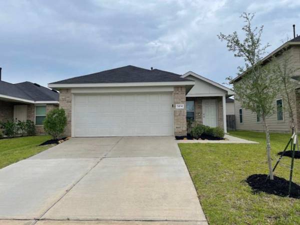 4Bed + 2Bath 1