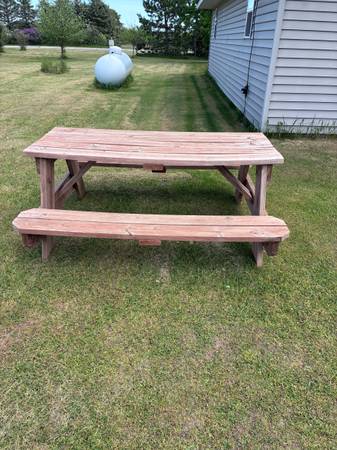 Picnic table 1