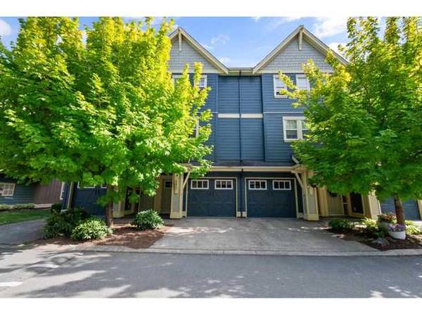 4 bedroom, 3 bathroom townhome located in the heart of Garrison 1