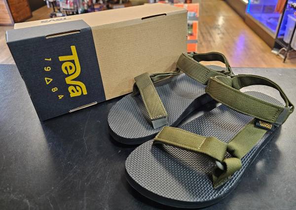 Teva Men's Original Universal Sandal - 1004006 - SIZE 9 MENS 1