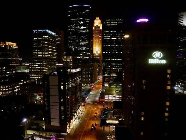 $1,783 / 2br - 1043ft2 - Pet Washing Station, Indoor Swimming Pool, 7th Floor Sundeck (Downtown Minneapolis)63797857374465123
