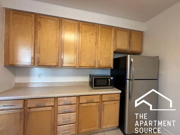 $1,495 / 1br - 800ft2 - Easy commute to all that downtown Evanston (Evanston)64148817875586124