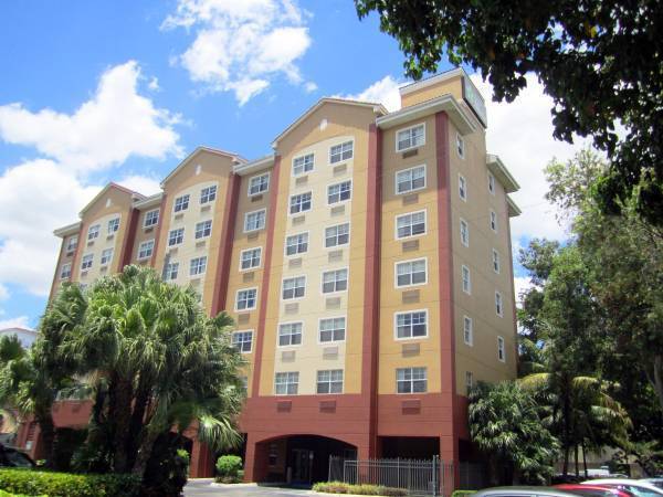 $2,524 Furnished Studio- Near Coral Gables (Miami)64049455370370120