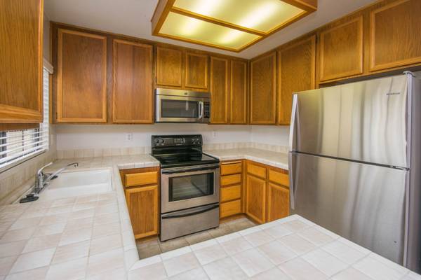 $3,300 / 2br - 1409ft2 - Spacious Dual-Master Condo! (Carlsbad)63865930357761123