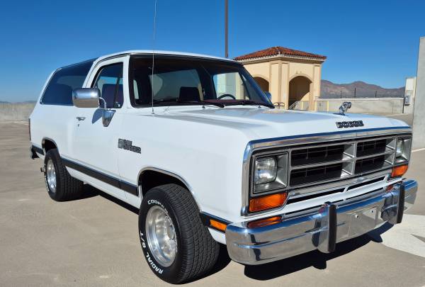1989 Dodge Ramcharger LE 2WD 318/V8 Auto 1