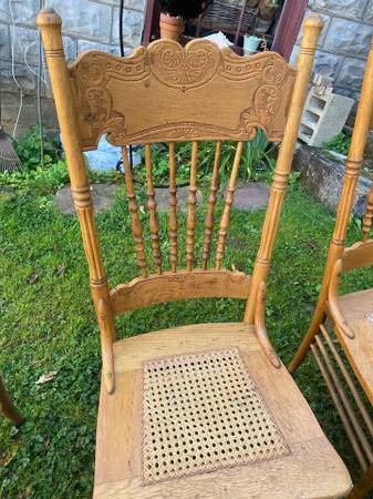 3 Antique Pressback Chairs with Caned Seat 1