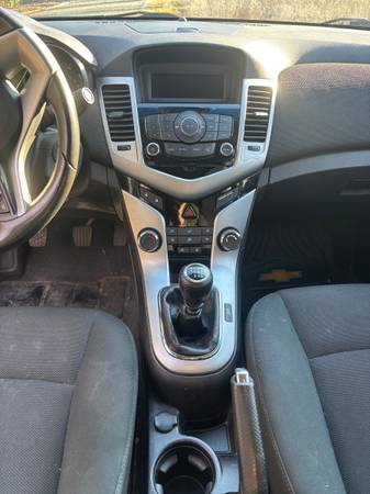 2011 Chevrolet Cruze Eco-4dr sedan- 97k mi - Manual Transmission - $5,000 (Vienna, VA)63616738711553122