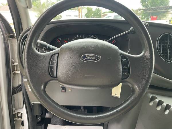 2005 Ford E-450 Cutaway - Photo 12