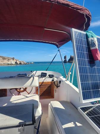 Trawler CHB 34' LOCATED L0RET0 1