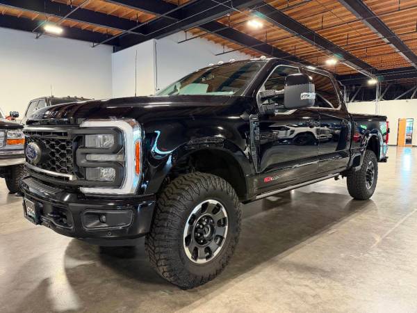 2023 Ford F-350 Super Duty Diesel 4x4 4WD F350 Truck Lariat  4dr Crew 1