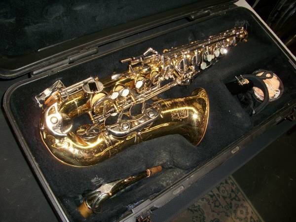 Selmer USA  Bundy ll Alto Saxophone for  Marching Band. 1