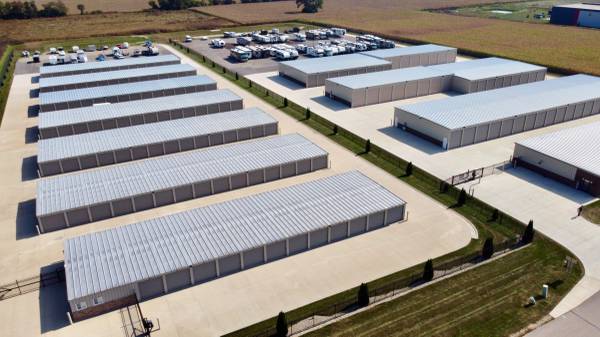 10x35 storage unit, brand new 1