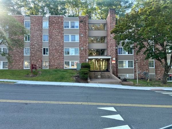 $1,550 / 2br - 1 & 2BR UNITS AVAILABLE (Vernon CT)63989075014658121