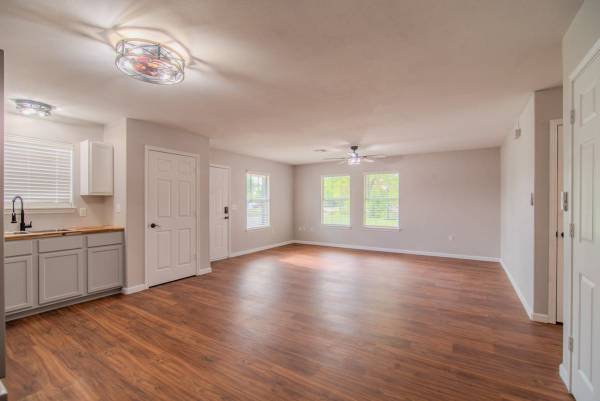$213,287 / 3br - 1092ft2 - Like new home in Sinton! FSBO (Sinton)64036542799875124
