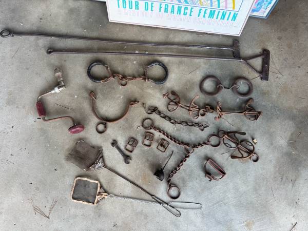 Old rusty things, great wall decor 1