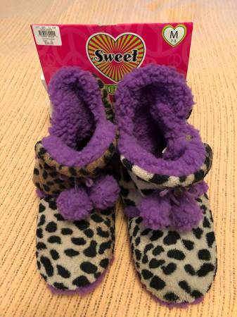 New, Comfy cozy slippers 1