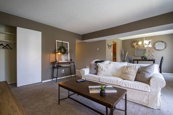 $1,255 / 2br - 950ft2 - 🚚 Move-In Ready 2BR Apartments – $100 OFF for 12 Months! 🏡 (Mt. Washington)63974474181891122