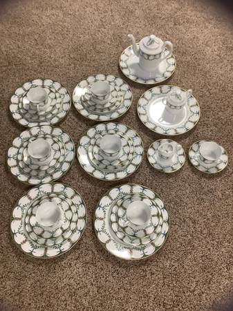 Festivites collection by Raynaud-Limoges dining set 1