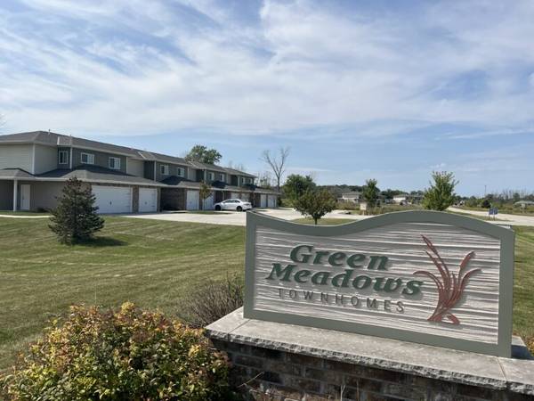 $1,509 / 2br - Two Bedroom Townhouse Available Soon! (Sheboygan)63813311536131120